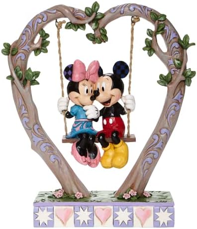 Enesco Disney Traditions de Jim Shore Mickey e Minnie Mouse na estatueta de swing do coração, 9 polegadas, multicolor